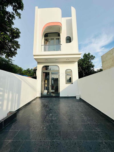 NHÀ 1 TRỆT 1 LẦU SÂN Ô TÔ GIÁ 3 TỶ 650 PHÚ LỢI