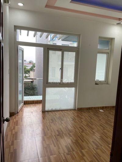 Nhà 1 trệt 2 lầu, diện tích 64m, 4 phòng ngũ, đường quốc lộ 1 Bình Tân