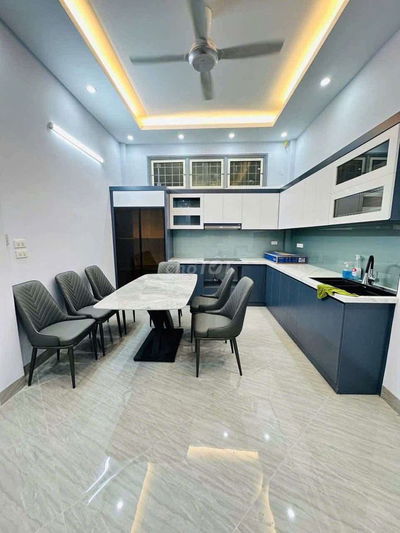 Cực Hót!Nhà phố Văn Cao,ngõ thông,sh quay đầu,sát oto,4 ngủ,42m2*5T,
