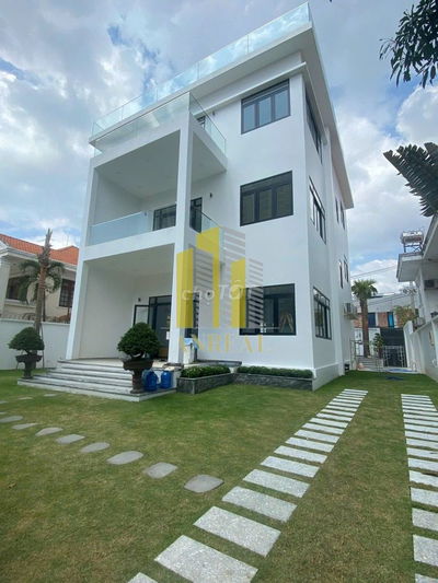 Biệt Thự Hồ Bơi Sân Vườn Thảo Điền 500m2 - Có Thang Máy - Hiện Đại