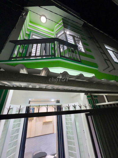 BÁN NHÀ ĐẸP GIÁ RẺ- TẶNG NỘI THẤT MỚI - KẾ BÊN TRƯỜNG ĐẠI HỌC CN