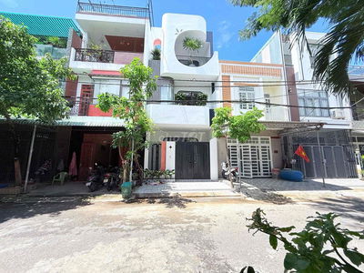Bán nhà mới 100% Full nội thất gần biển Đà Nẵng