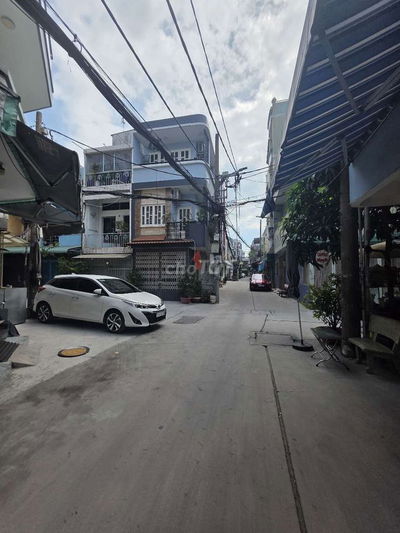 Nhà ngang 3.76m dài 13.5m hẻm xe hơi thông gần Chợ Bình Thới