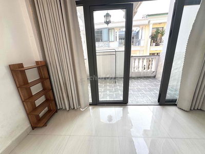 Cho thuê phòng ban công giá rẻ