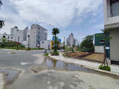 Đất 2 mặt tiền phía sau chợ Bàu Bàng , Sổ Hồng Riêng , hợp để đầu tư