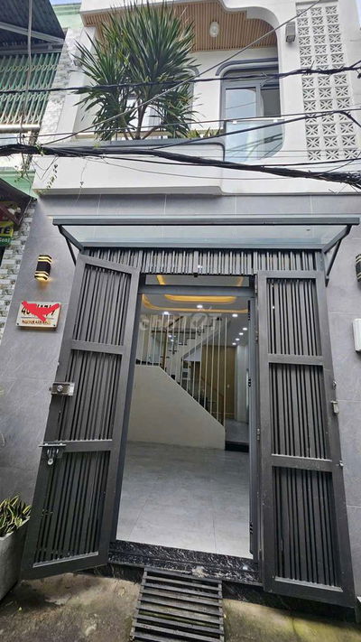 Ban nha moi dep hem xe oto chinh chu