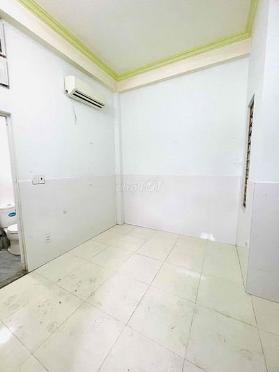 cho thuê phòng đường hương lộ 2 có máy lạnh