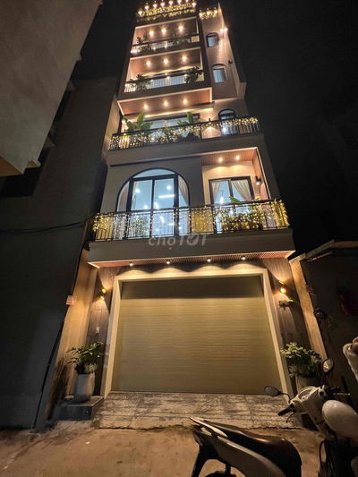 11.5tỷ DT45M MT5.2M x6Tầng thang máy full nội thất ôt vào nhà