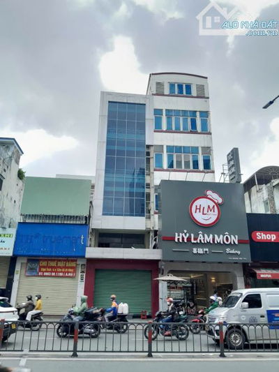 Nhà Mặt Tiền Sân Bay – 4,5x22m – 5 Tầng – Giá Chỉ 60 Triệu!