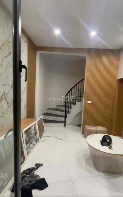 Văn Chương - Đống Đa - 20m ôtô đỗ, nhà đẹp ở ngay 22m, 5 tầng, 5.4 tỷ.