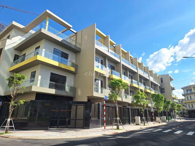 Bán nhà phố Bcons Uni Valley 1 trệt 3 lầu cạnh Làng Đại Học, Ck 6%