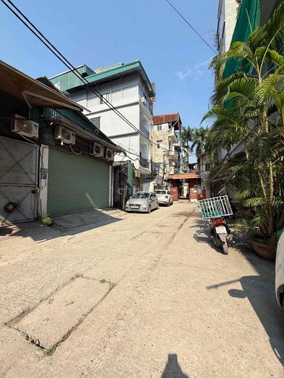 Một căn nhà hiếm đúng nghĩa – đường trước nhà 10m – kinh doanh