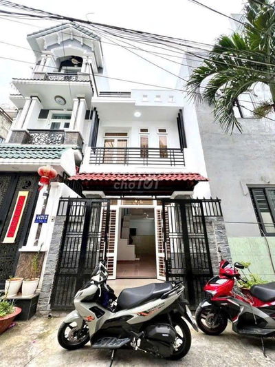 Nhà Ớ Hẻm Cụt  4x11 1lầu 2pn 2tolet.