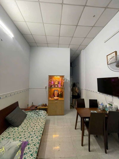 CHO THUÊ NHÀ MẶT TIỀN ĐƯỜNG LÊ SAO. 3PN, 1WC