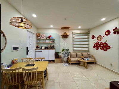 Chuyển nhà mới bán căn 2pn 2wc full nội thất, ban công ĐN cc Dreamhome