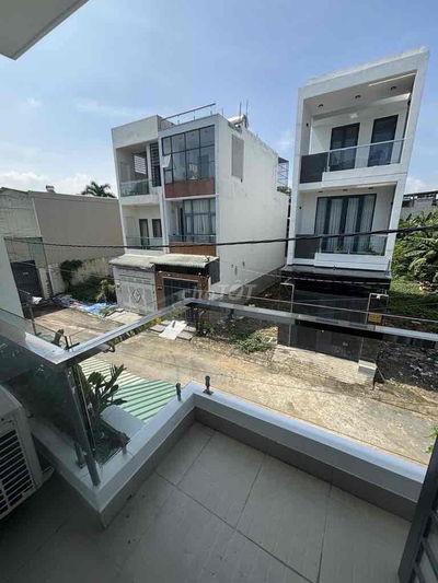 BÁN NHÀ 3 TẦNG HẺM XE HƠI NGAY UBND LONG TRƯỜNG- QUẬN 9