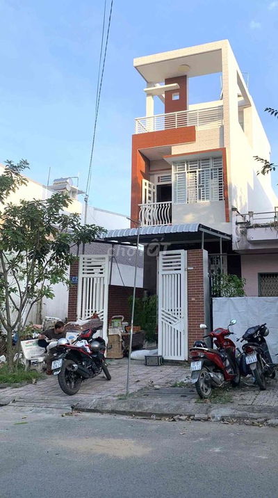 Nhà mới 2 lầu 4 phòng KdC Hàng Bàng