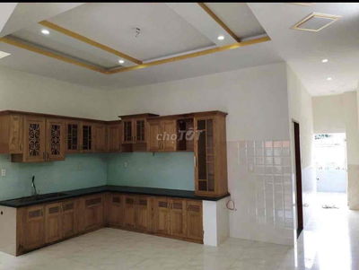 Cho thuê nhà gần giáo xứ Bình An - Sân oto