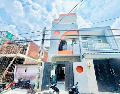 NHÀ MỚI XÂY NGAY CHỢ LONG TRƯỜNG. ĐƯỜNG TẢI TẬN NƠI