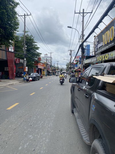 Nhà mặt tiền Nguyễn Duy Trinh Q2, gần chợ Tân Lập, ngang 10.5m