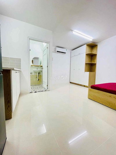 Căn Hộ Full NT - Ngay Công Viên Lê Thị Riêng - Khu Tam Giác Quận 10
