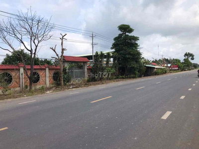 cần bán gấp lô đất mặt tiền đường 793