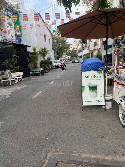 Bán nhà mặt tiền