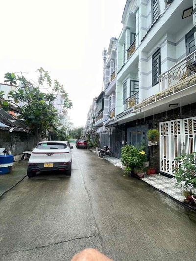 BÁN NHÀ 2 TẦNG 4x17M - XE HƠI TRÁNH - NGAY KDC SÀI GÒN 5.2 TỶ