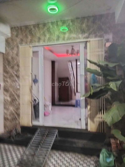 Cho thuê nhà đường Phạm Hùng DT.5×9 } Nhà 1 trệt 2 lầu 3 Phòng 2toilet