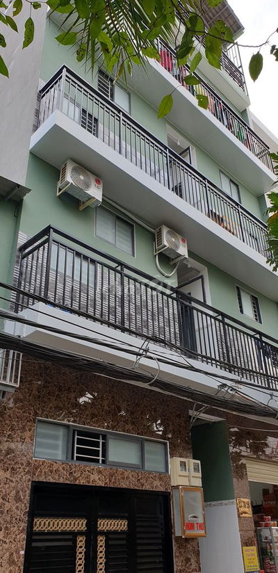 Phòng có 3 cửa sổ, gác lót sàn gỗ cao cấp ngay sát HUFI