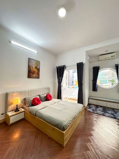 Studio Ban Công 35m2 Ngay Chợ Bến Thành Q1_Sát Bitexco Phố Nguyễn Huệ