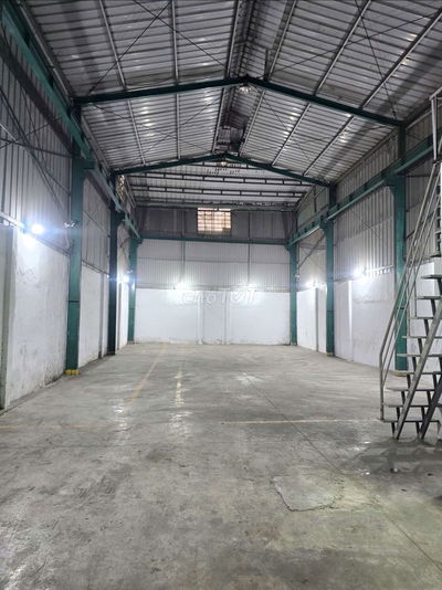 CHO THUÊ KHO,XƯỞNG 10X25M Đ XE CÔNG 40F, KCN TÂN BÌNH