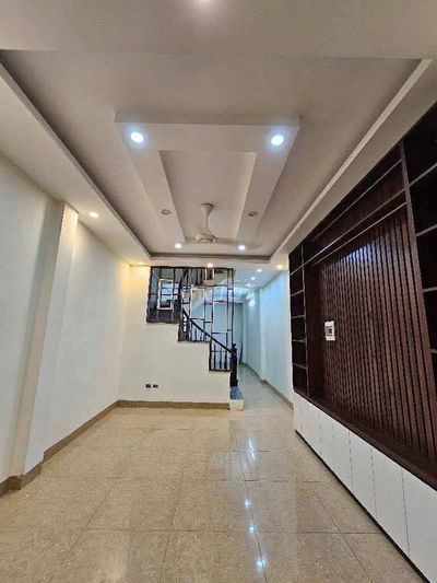 CHÍNH CHỦ CẦN BÁN GẤP NHÀ Ở NGÔ GIA TỰ - Ô TÔ ĐỖ CỬA .