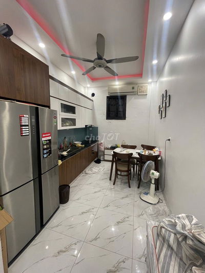 Cho thuê hà riêng phố Thọ Lão - 40m2 - 4 tầng - 5 ngủ