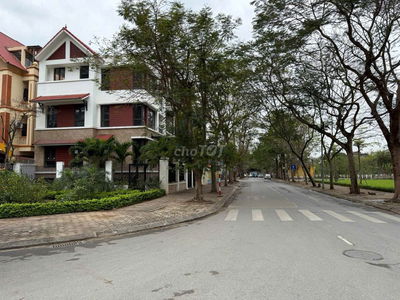 CẦN BÁN NHÀ BIỆT THỰ SÀI ĐỒNG LONG BIÊN HÀ NỘI.