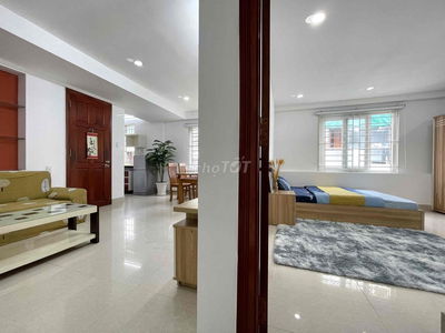 Căn Hộ 2PN Full Nội Thất Ngay Sân Bay, CV Hoàng Văn Thụ