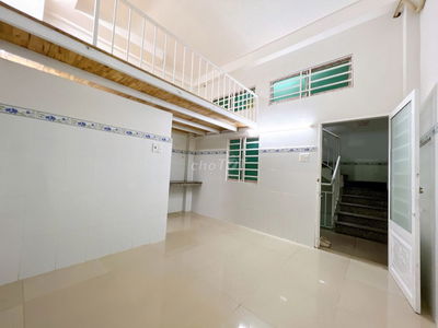 PHÒNG TRỐNG ĐẦU THÁNG 12 CÓ GÁC CÓ MÁY LẠNH NGAY HOÀNG DIỆU 2