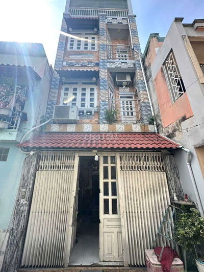 Nhà Bán Trệt 3 Lầu Sân Thượng Hẻm 3,5m Cách Trần Xuân Soạn 20m