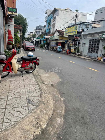 Cho thuê MBKD Mặt tiền LÊ LỢI gần chợ Kiến Thiết. 10m2. Giá: 2tr