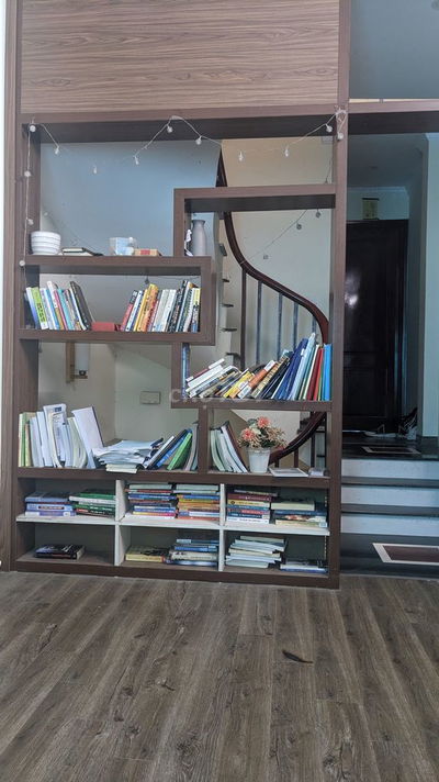 Cho thuê phòng sạch sẽ lâu dài trong nhà nguyên căn