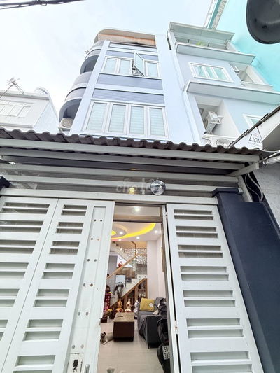 Quận 3 CMT8 HXH lô góc 4 tầng mới ở ngay 53m2 chỉ 12.5 TL