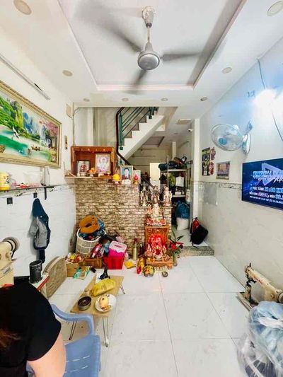 Hot, Bán gấp nhà riêng Lê Văn Quới, BTân, 33m2, 2 tầng, hẻm xe hơi,