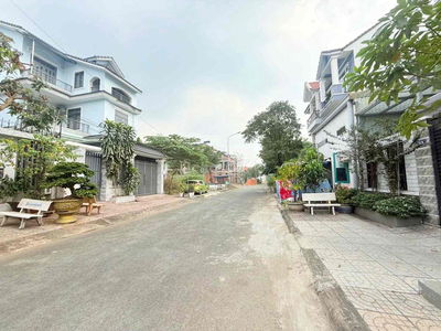 Bán Lô đất Đường 14 KDC Khang Điền  Dt 203m2 Giá bán nhanh 15.5 Tỷ