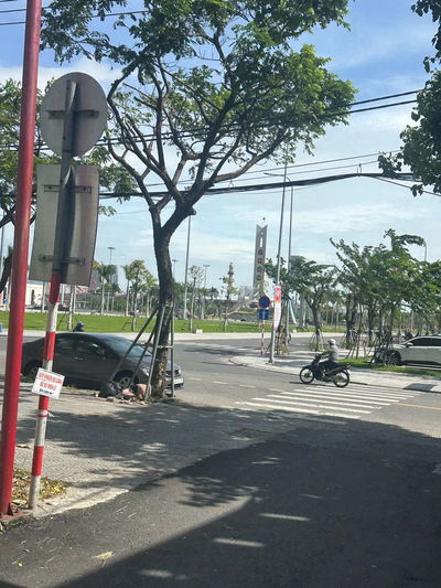 Bán Căn Nhà Kiệt Oto sát Quảng Trường