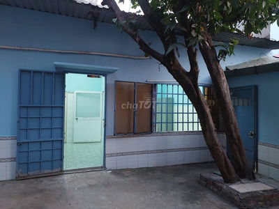 Chính chủ cho thuê phòng dạng biệt lập có sân đường Phạm Văn Thuận