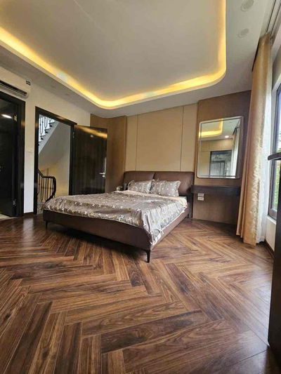 BÁN NHÀ HIẾM TRẦN DUY HƯNG - THANG MÁY - LÔ GÓC - KINH DOANH