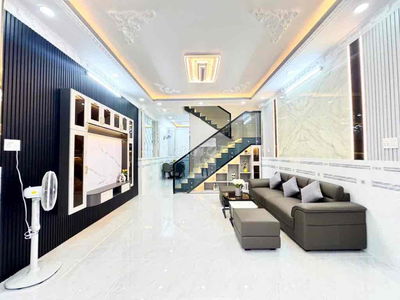 Bán nhà mới 4.5x11m sát Phú Mỹ Hưng Q7 cách Q1 chỉ 12phut duy chuyển