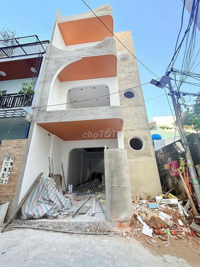 Bán nhà 4 tầng đẹp – sau lưng mặt tiền Hoà Cường , full nội thất