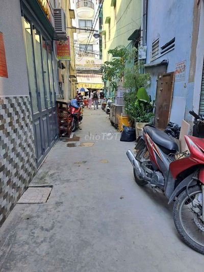 Cho thuê nhà đg.cmt8.p5.tân bình