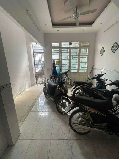 Phạm Văn Đồng, Gò Vấp | 79.5m² | 4 Tầng | 9.8 tỷ | Hẻm oto đỗ cửa